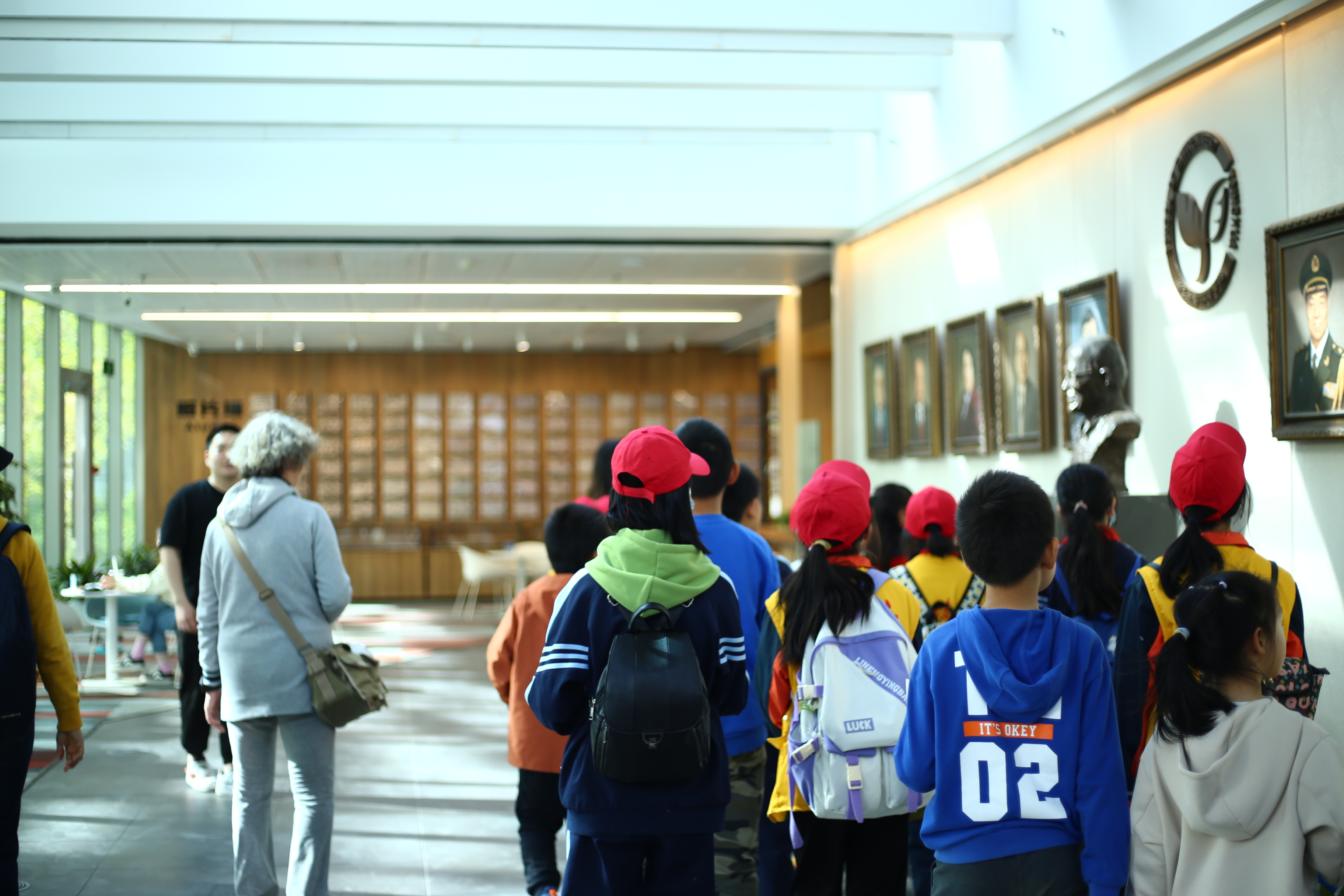 20230416-暖芽计划-赵南岚-小学生参观中意清华环境节能楼.JPG 20230416-暖芽计划-赵南岚-小学生参观中意清华环境节能楼.JPG